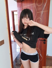 犯罪蘿莉：19歲C奶，體驗無套快感，零距離親密接觸